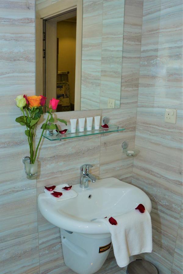 The Lofts Kuwait Fintas Hostel Кувейт Екстериор снимка